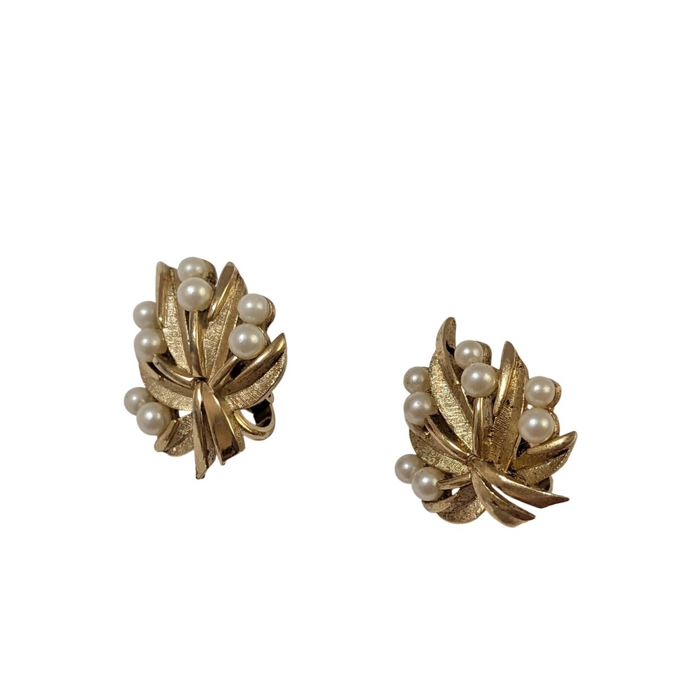 Trifari Vintage Gold Tone Faux Pearl Leaf Cluster Clip On Earrings Botanical